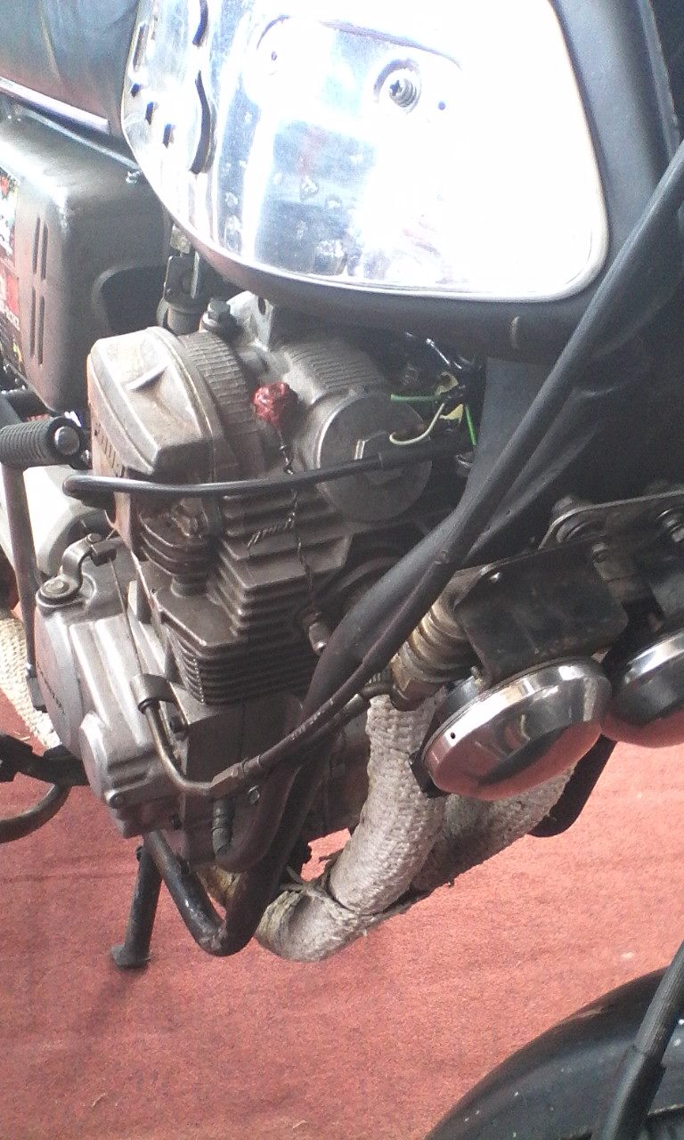 Ngeriiiii  Modifikasi  Honda CB  jadi 2 silinder inline 